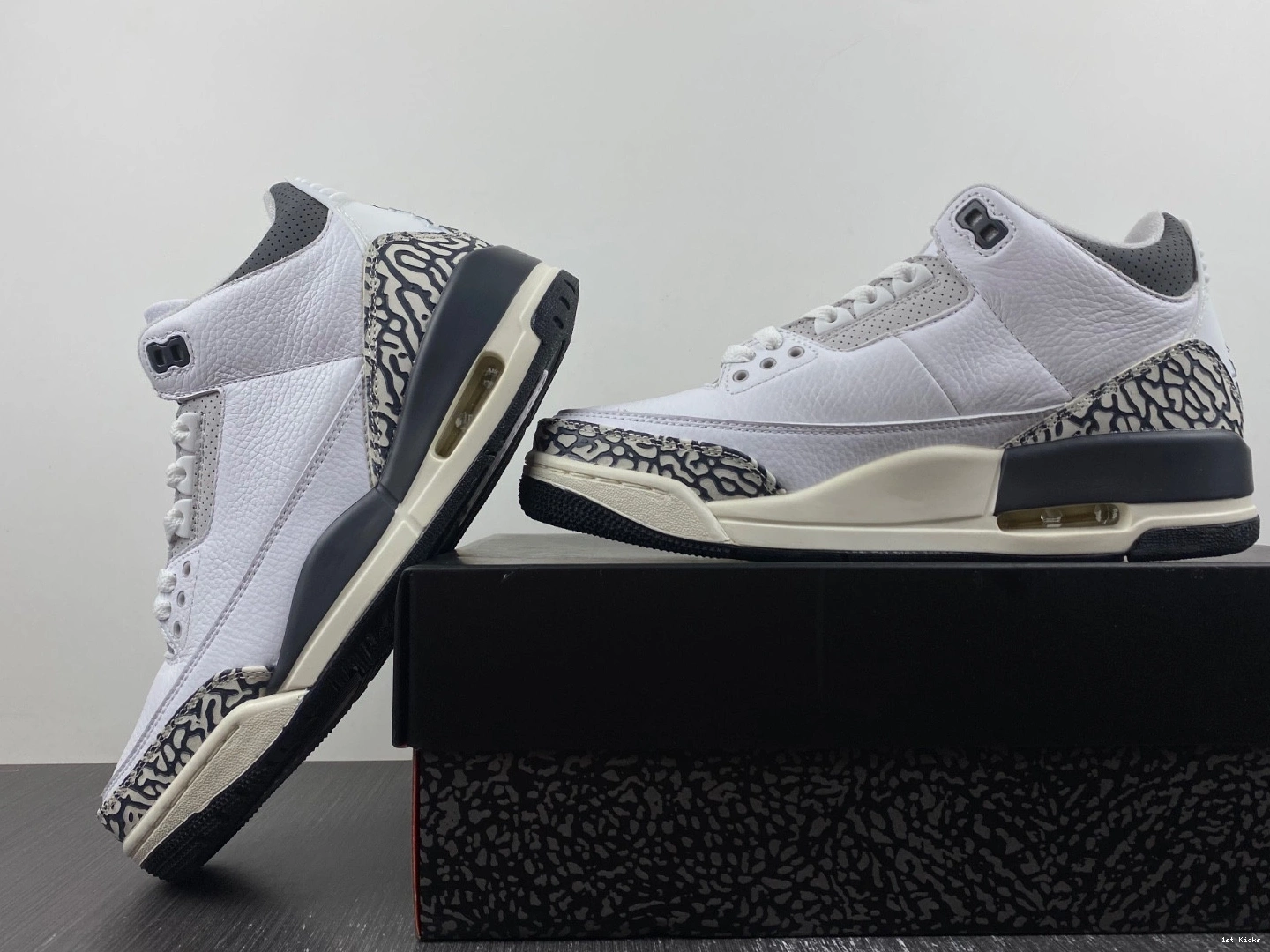 DX6665-100 Sneak - (GS) Jordan Retro N' 3 Hide 0217
